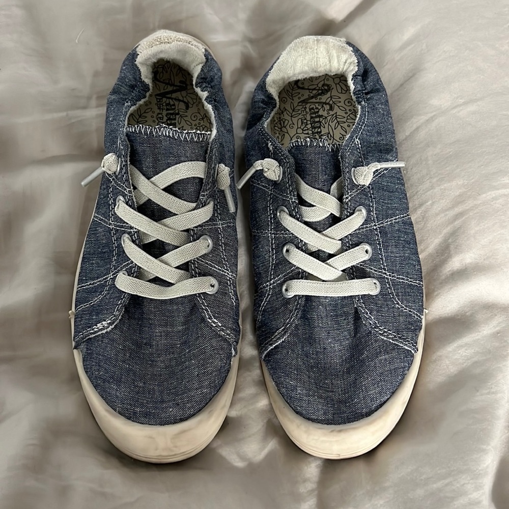 Womens shoes